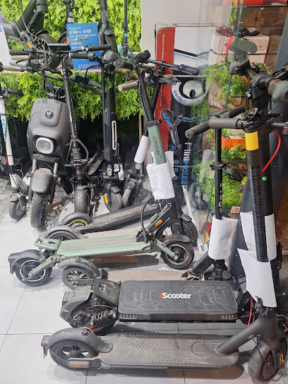 Réparation Et Vente De Trottinette - Trottmyway Atelier De Réparation De Camping-Car à Paris 17